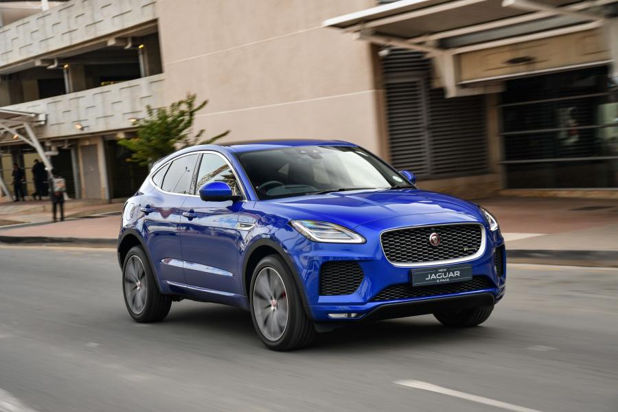  Jaguar E-Pace P300 AWD R-Dynamic 2018 года  (ZA) (фото 2 из 5)